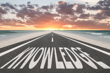 我马上要去面试 重庆凯宾斯基酒店的客房部秘书 要准备些什么啊 薪酬怎么样呢