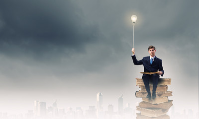 我马上要去面试 重庆凯宾斯基酒店的客房部秘书 要准备些什么啊 薪酬怎么样呢